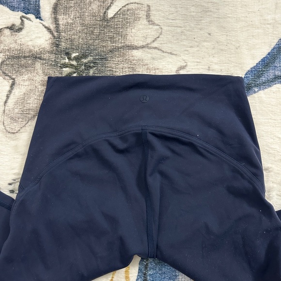 In still High Rise Tight Size 6 True Navy Lululemon - Picture 3 of 4